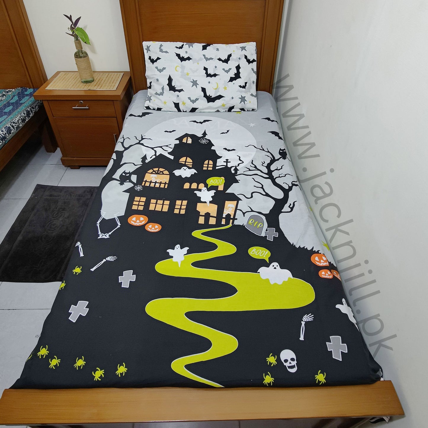 dark bedsheet