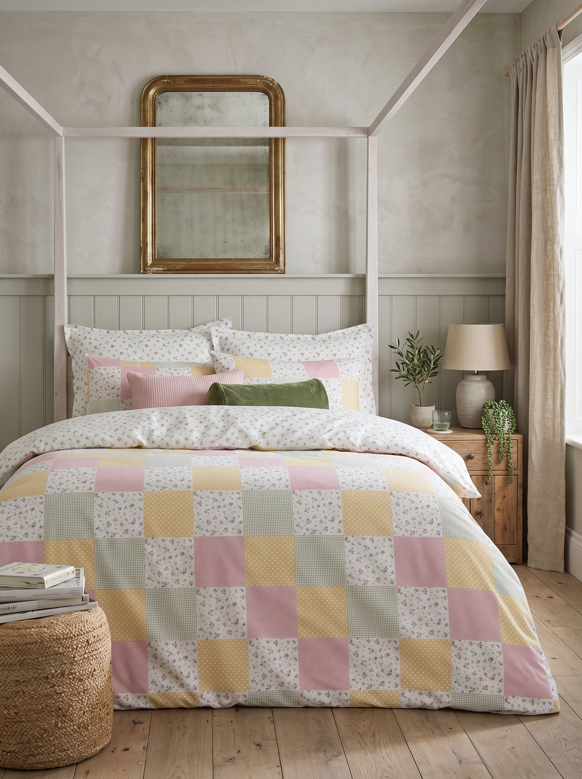 premium cootonsateen Bedsheet and comforter set. 4 pillowcases ,cushion covers at jacknjill.pk