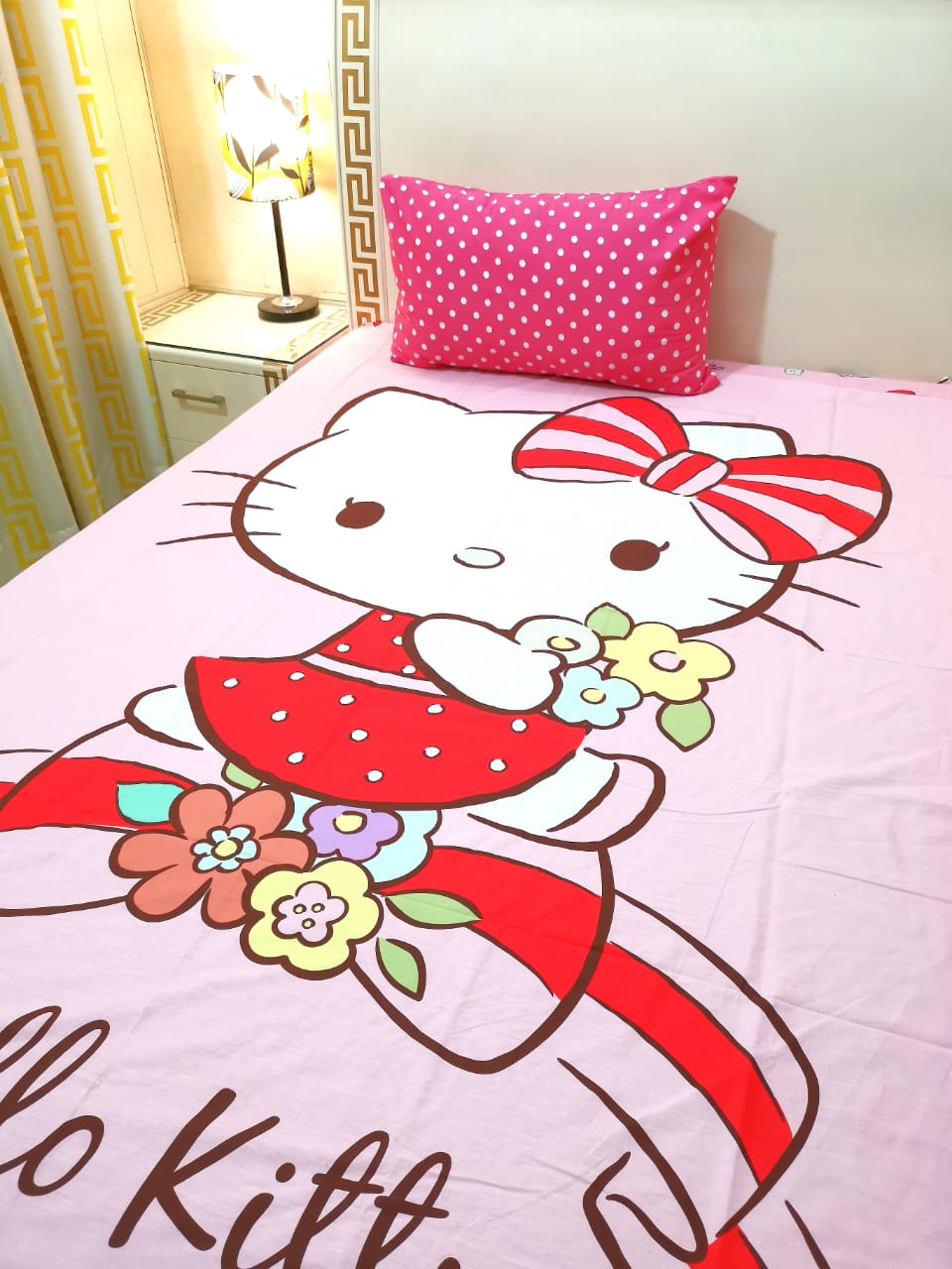 HELLO KITTY QUILT SET