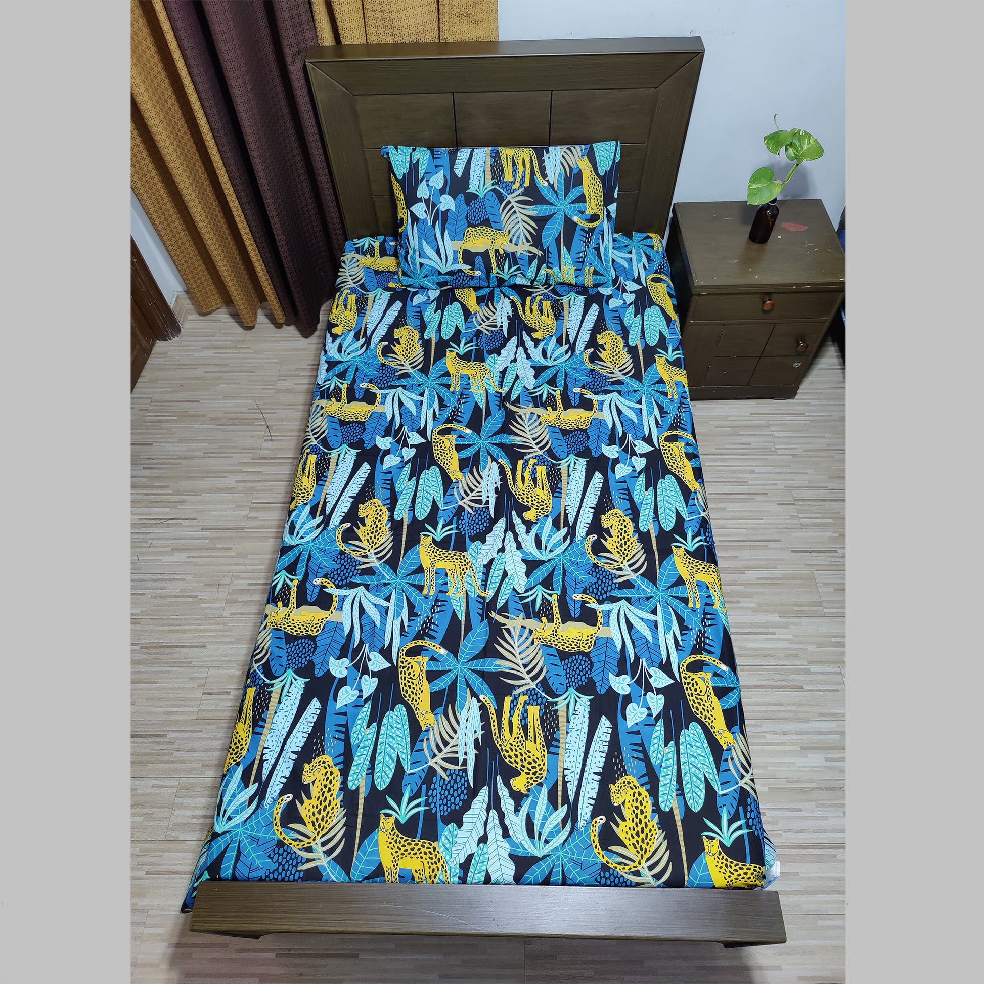 TIGER ABSTACT KIDS BEDSHEET -  Kids Bed Sheets