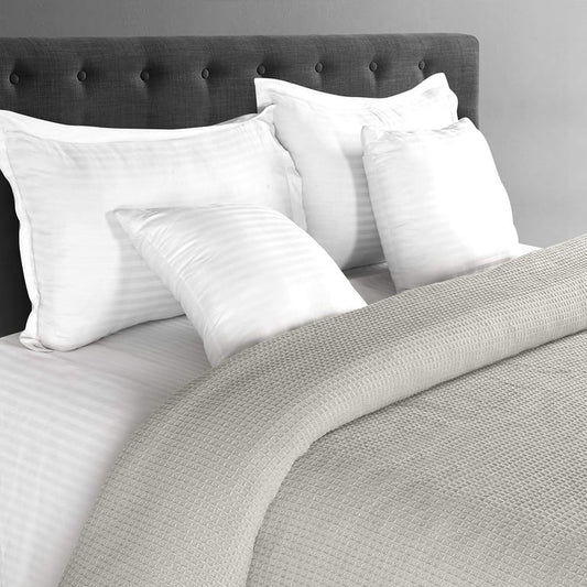 Waffle Weave Bed Throw – Light Grey