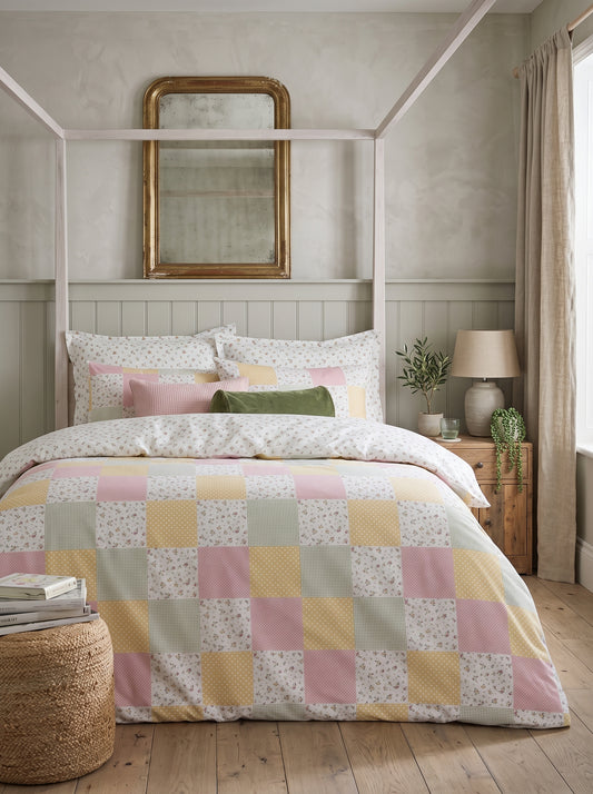 premium cootonsateen Bedsheet and comforter set. 4 pillowcases ,cushion covers at jacknjill.pk